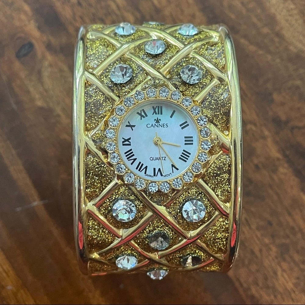 Cannes vintage quartz watch
